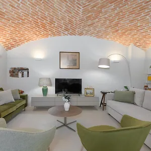 Exklusiv: Historisches Mit Deckengewoelbe Apartment Munich
